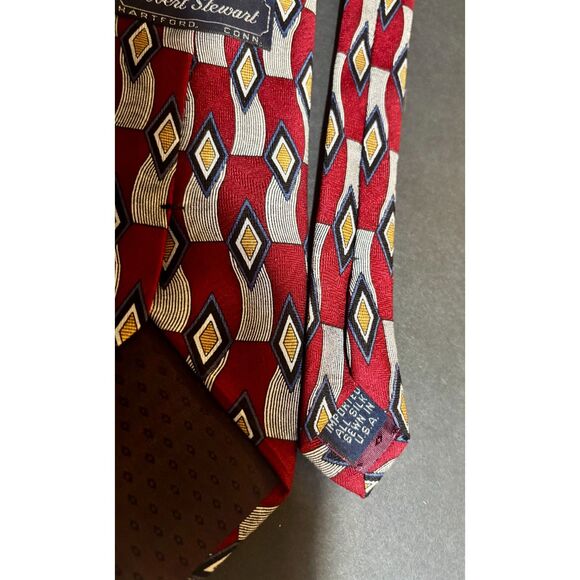 Robert Stewart Hartford Conn Red Diamond Pattern Tie 100% Silk USA Vintage - Picture 4 of 5